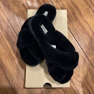 Womens size 6 uggs. Barely worn only around the house.